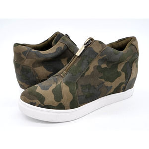 Blondo Shoes Womens 7 Green Camo Waterproof Glenda Hidden Heel Front Zip Sneaker